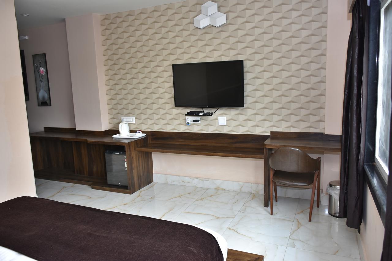 Hotel Daftari Palace Kishanganj Esterno foto