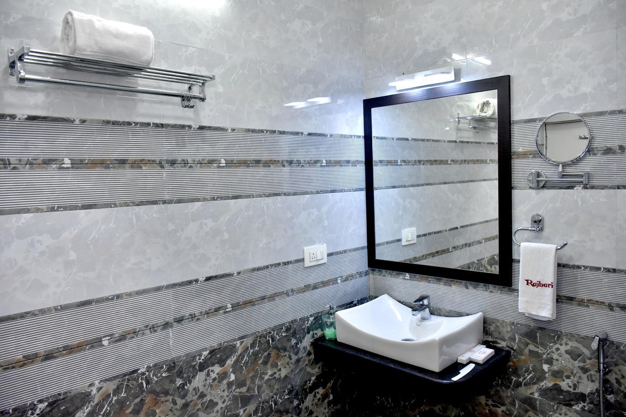 Hotel Daftari Palace Kishanganj Esterno foto