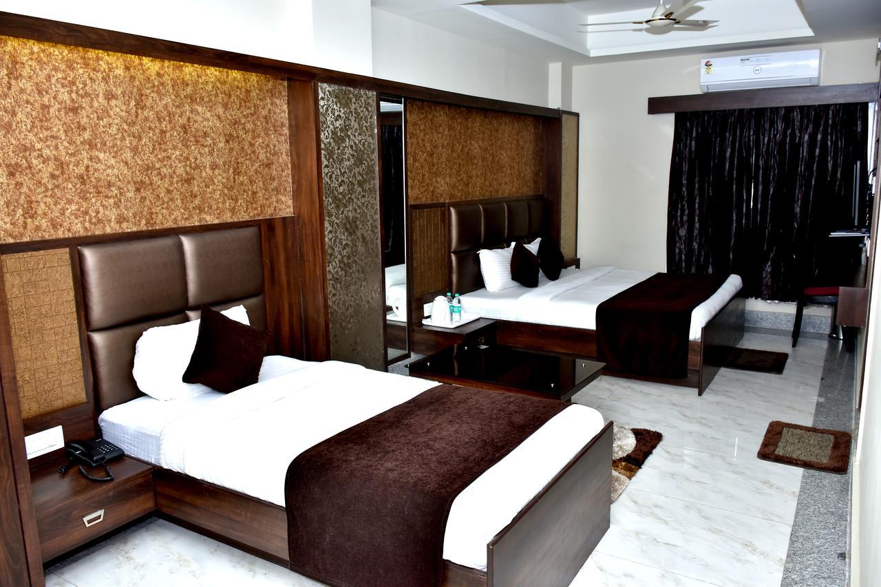 Hotel Daftari Palace Kishanganj Esterno foto