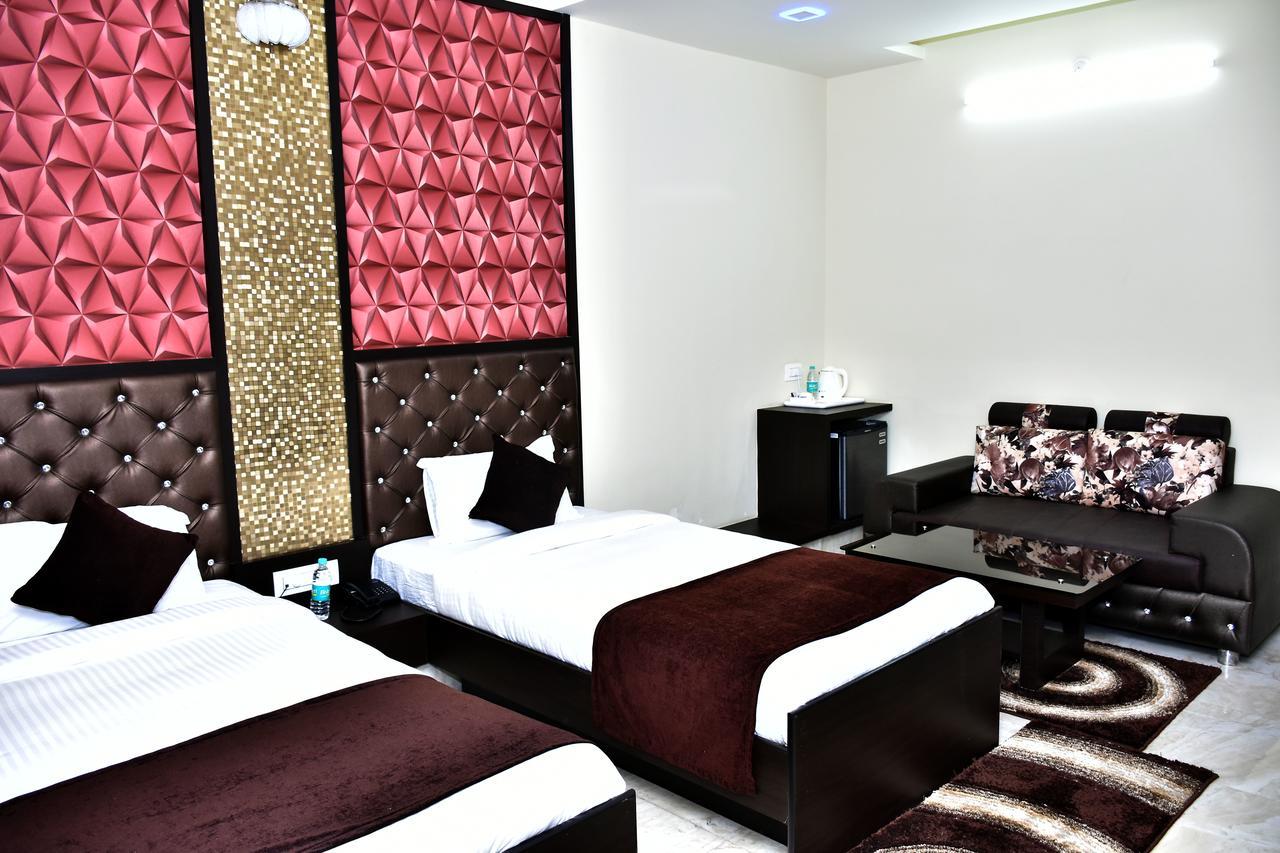 Hotel Daftari Palace Kishanganj Esterno foto