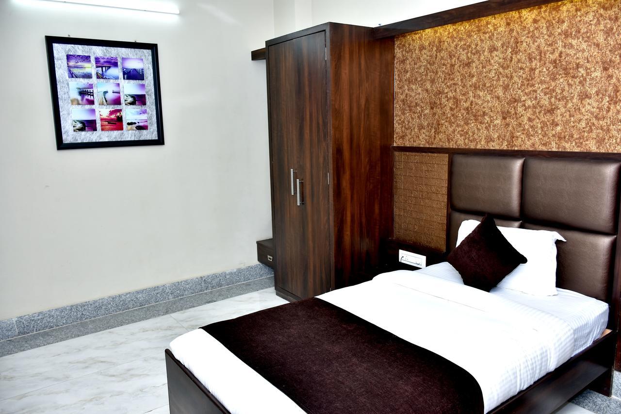 Hotel Daftari Palace Kishanganj Esterno foto