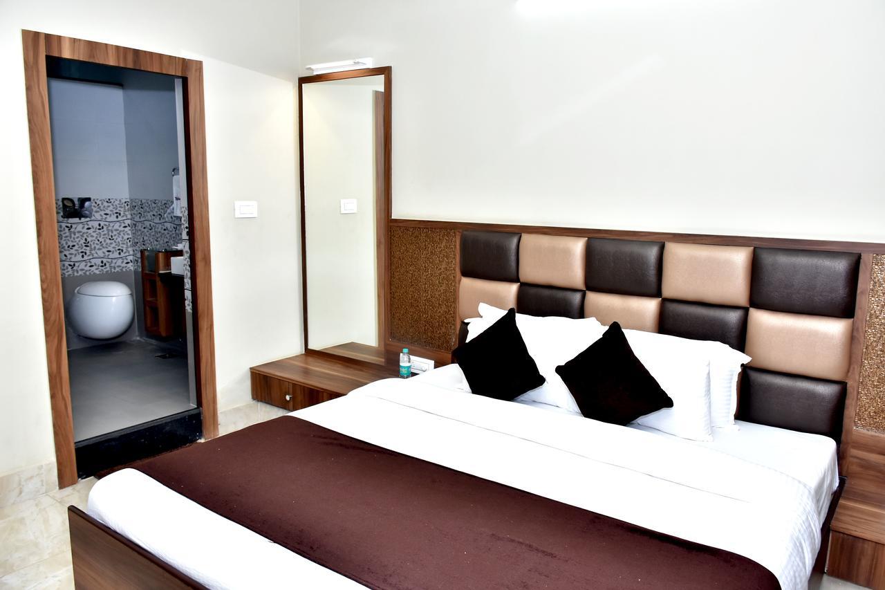 Hotel Daftari Palace Kishanganj Esterno foto