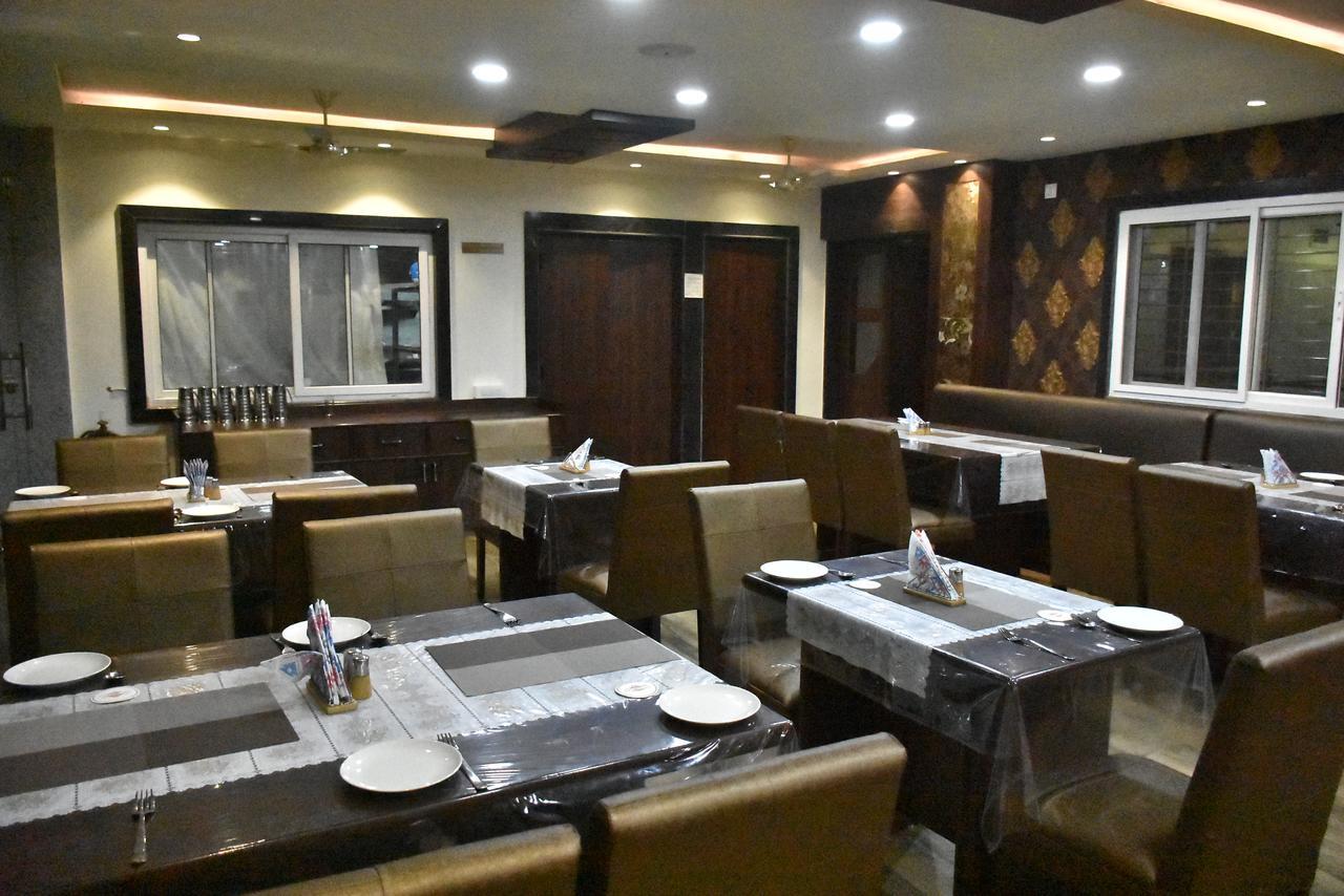 Hotel Daftari Palace Kishanganj Esterno foto